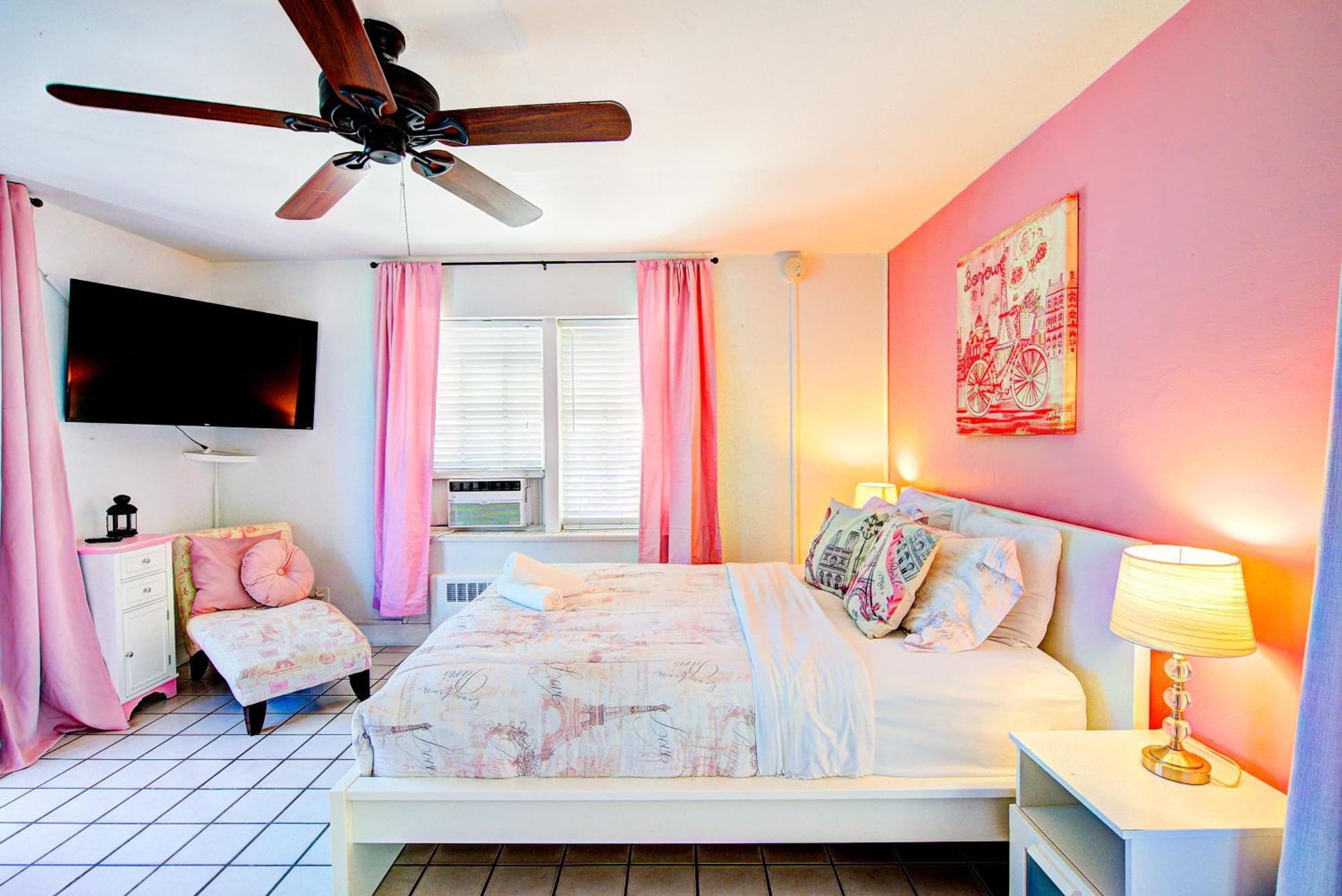 Little Paris By The Ocean Self Check In Hotel Fort Lauderdale Exterior photo