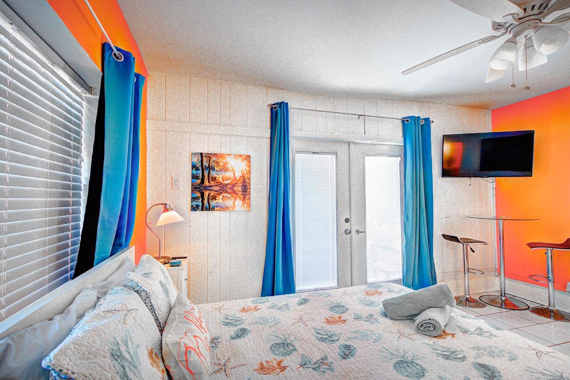Little Paris By The Ocean Self Check In Hotel Fort Lauderdale Exterior photo