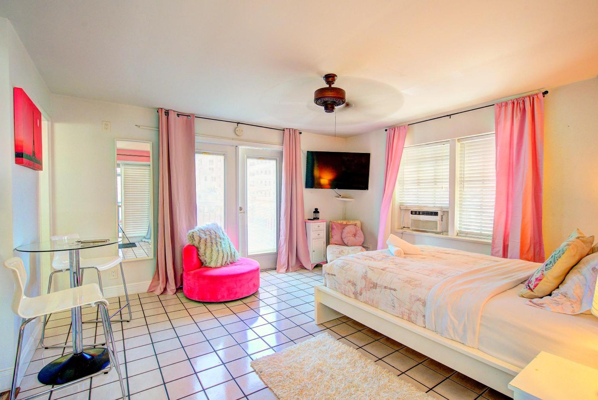 Little Paris By The Ocean Self Check In Hotel Fort Lauderdale Exterior photo